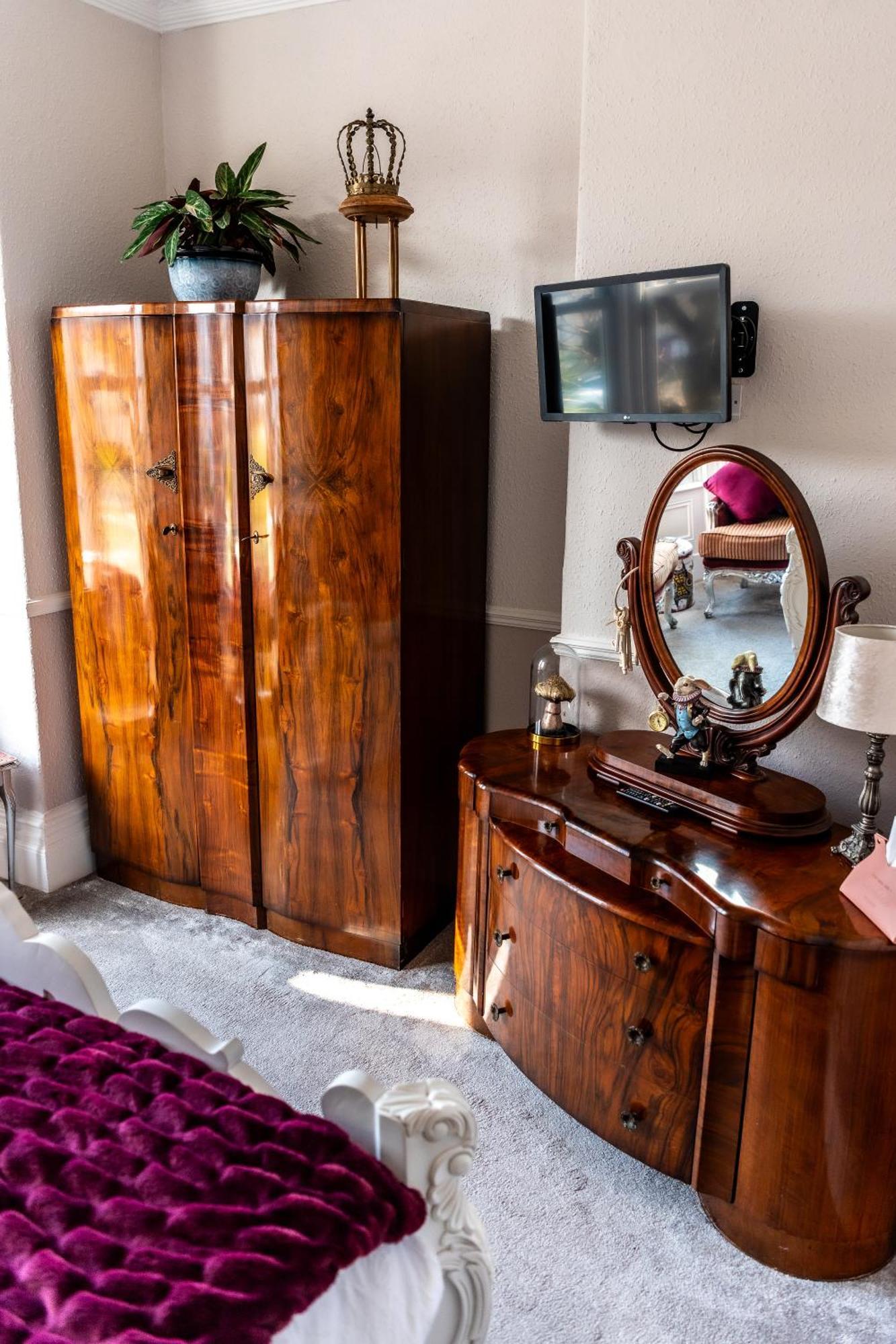Mulberry House Hotel Ландъндо Екстериор снимка
