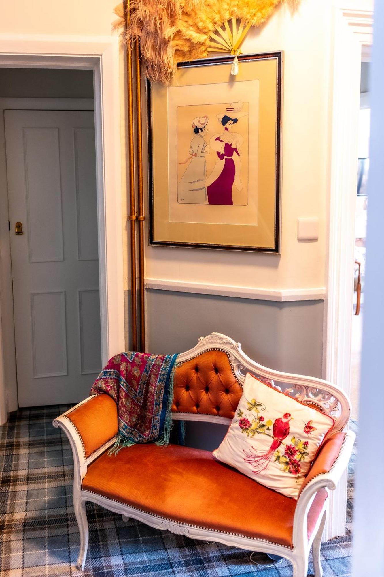 Mulberry House Hotel Ландъндо Екстериор снимка