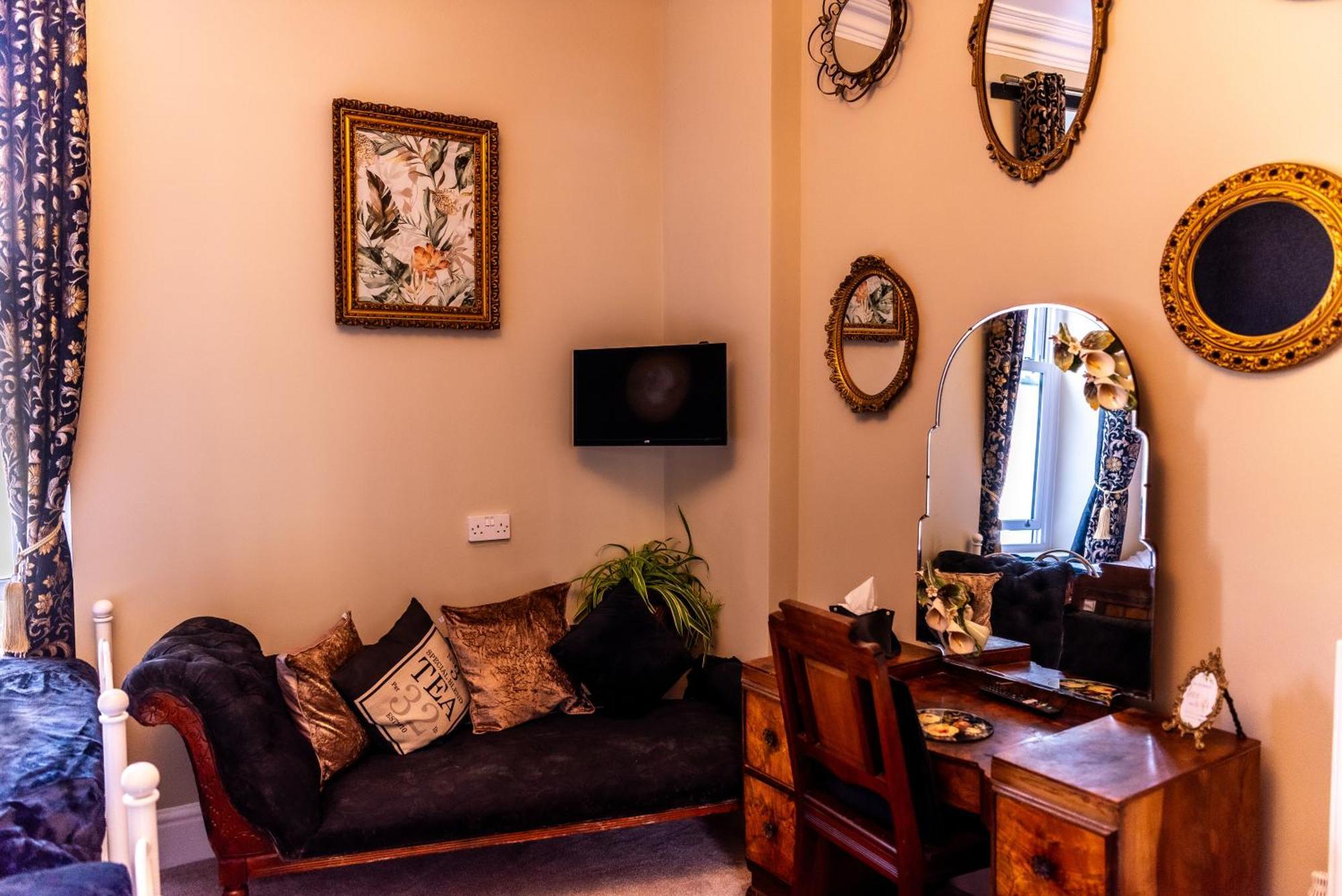 Mulberry House Hotel Ландъндо Екстериор снимка