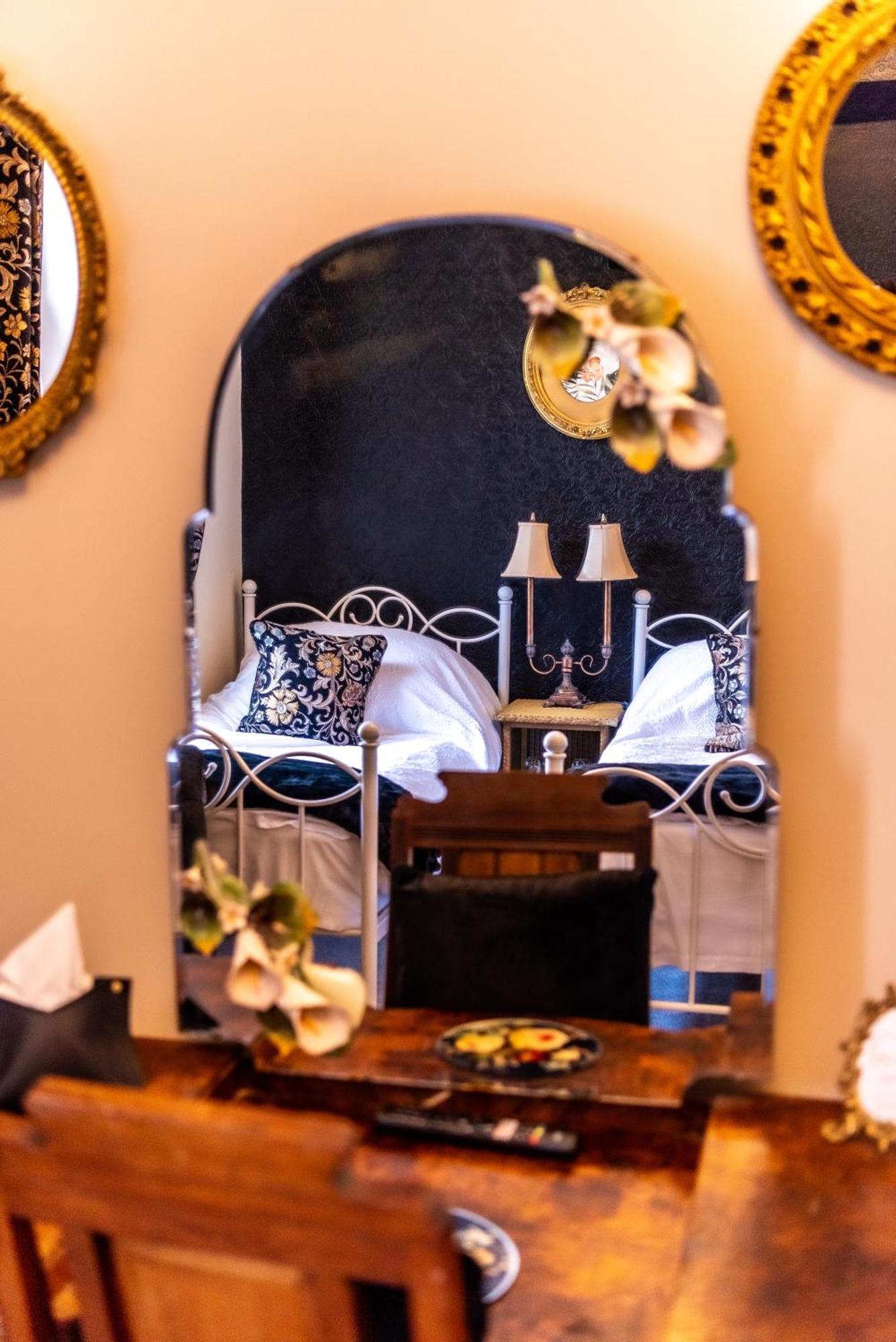 Mulberry House Hotel Ландъндо Екстериор снимка